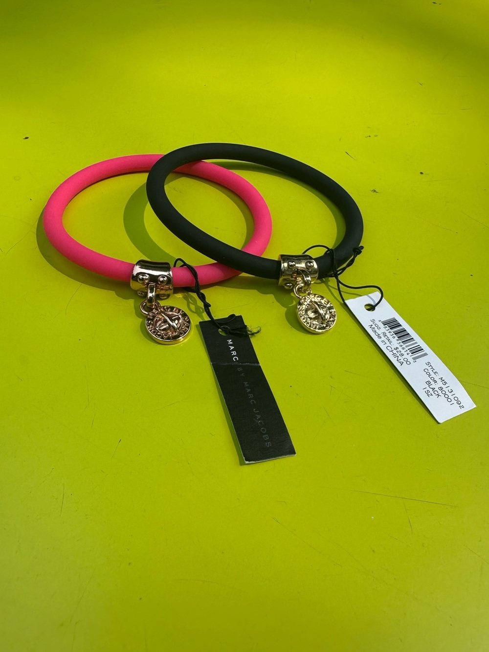 MARC by MARC JACOBS Pink and Black Rubber Charm Bangle Set